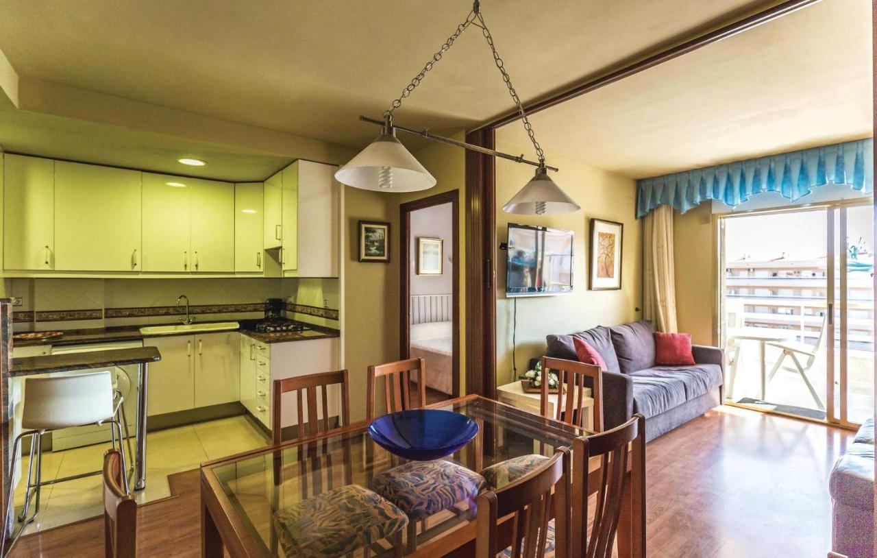 Apartment In With Kitchen *