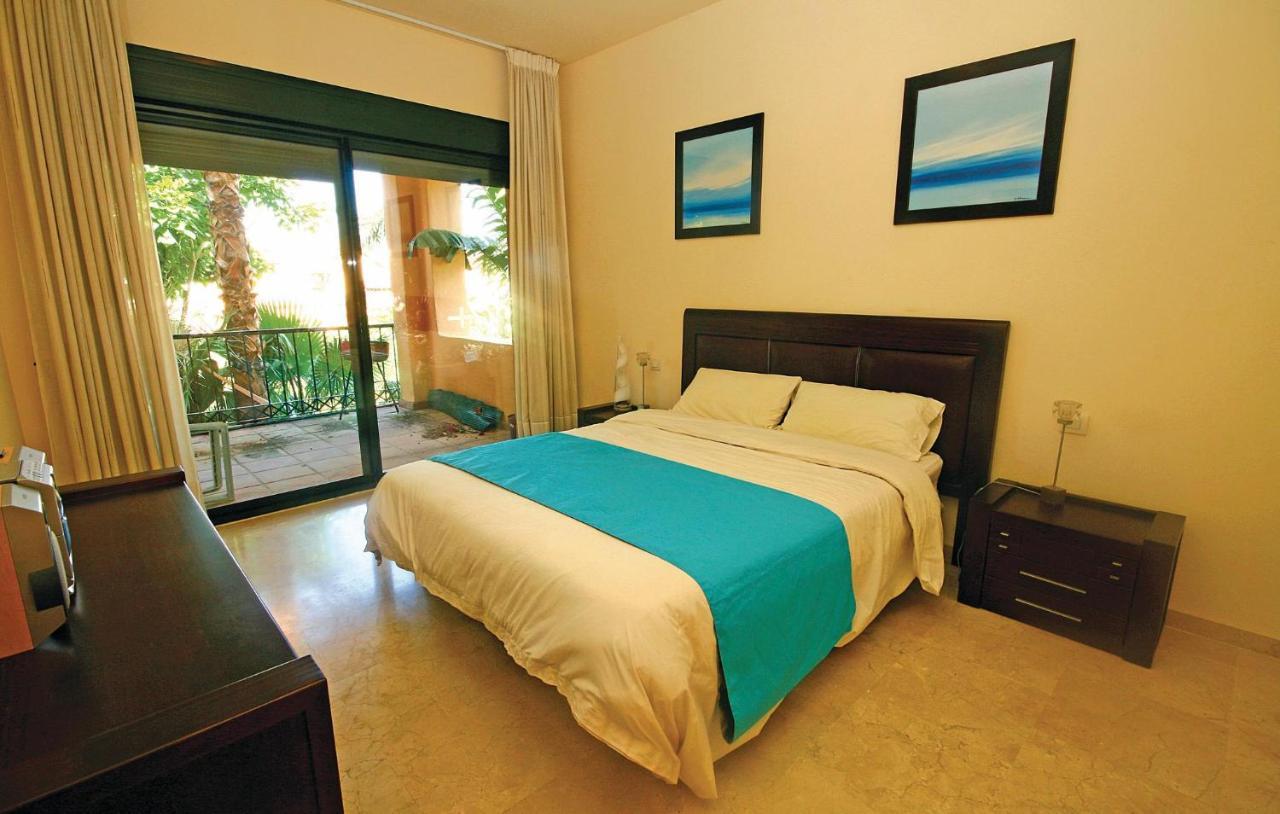 Apartamento Beautiful In With 3 Bedrooms, Outdoor Swimming Pool And Swimming Pool *