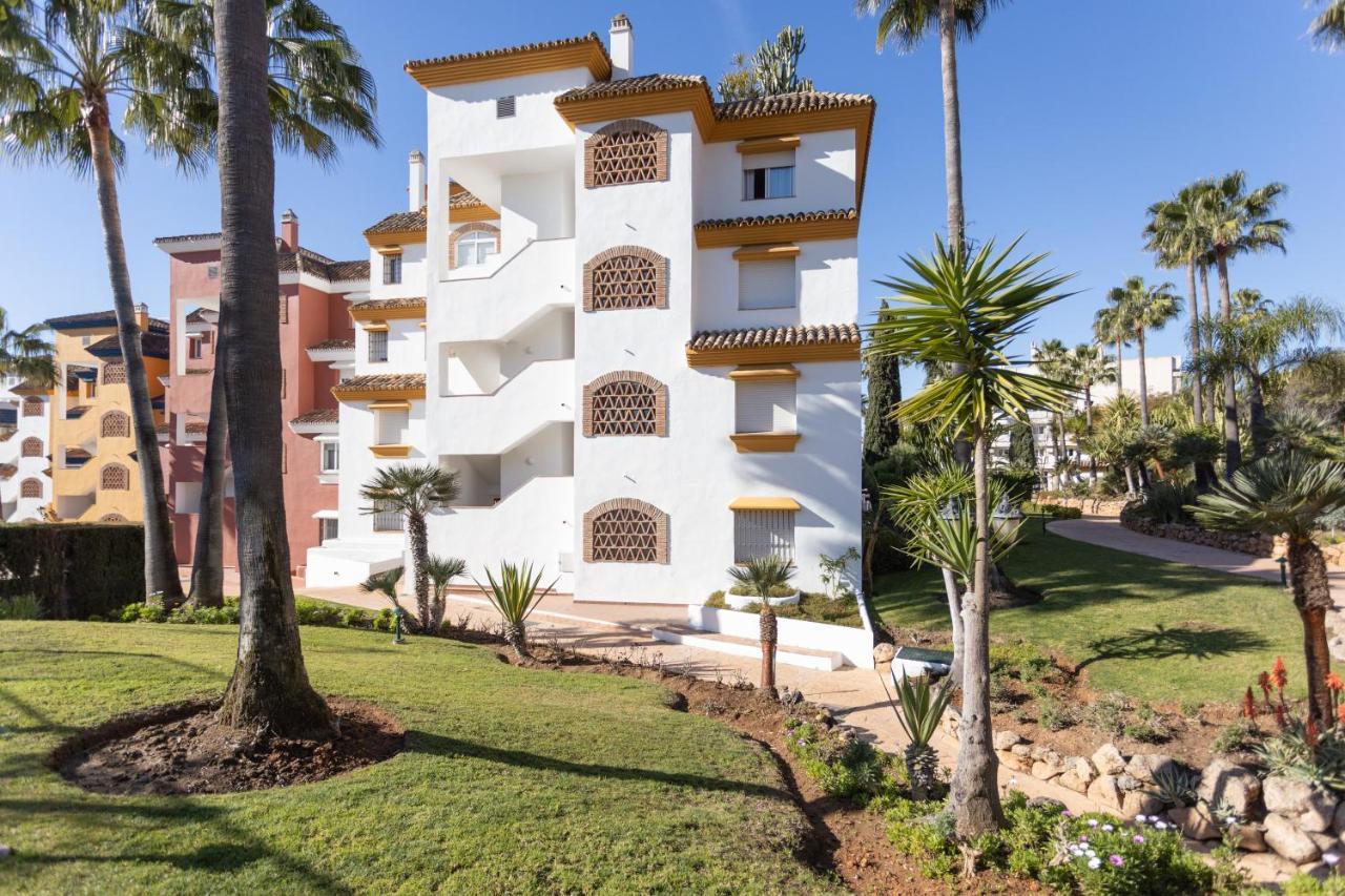 Golden Mile Luxury Ground Floor Near Puente Apartment *
