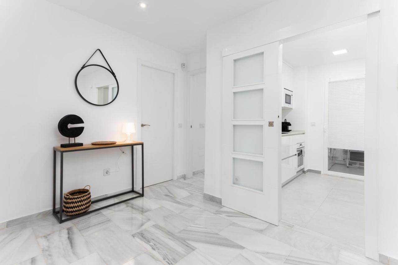 Golden Mile Luxury Ground Floor Near Puente Apartment *