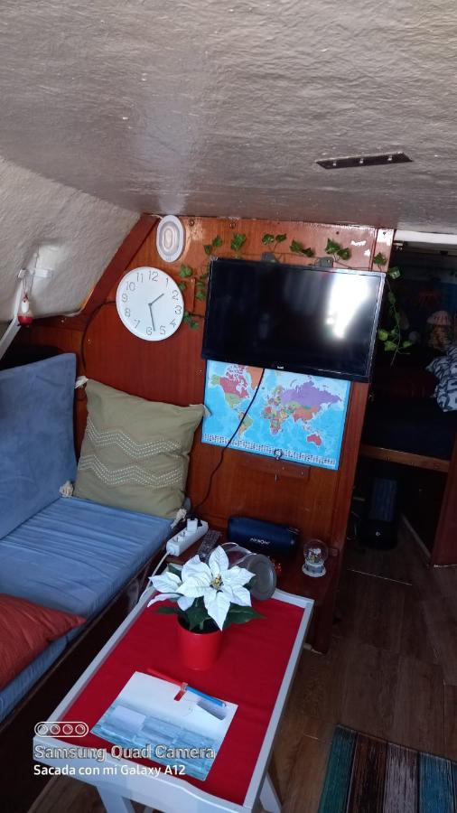 Botel Barco El Viento *