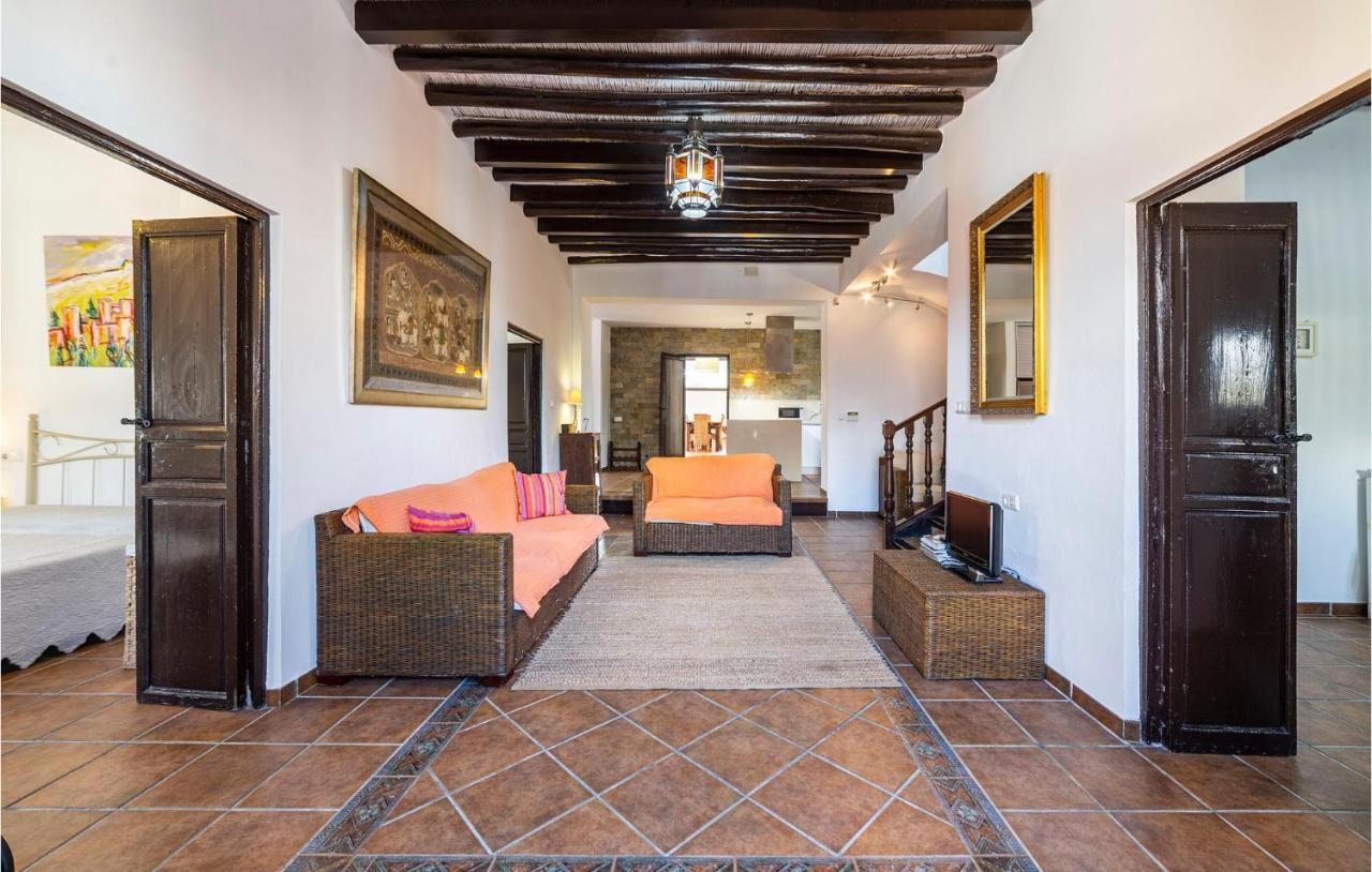 Dona Adela Holiday home Berja