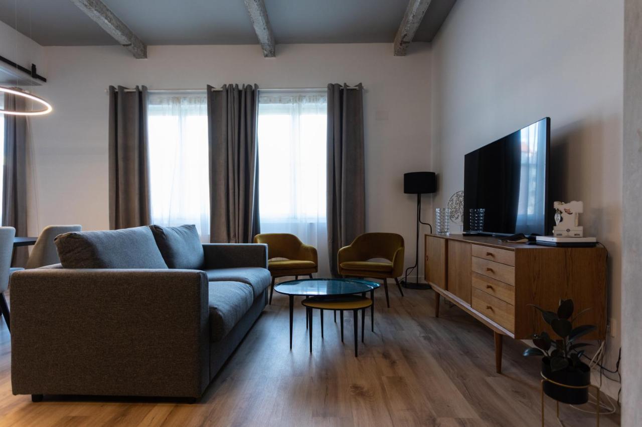 Apartamento Piso De Diseño Con Vistas A La Ria. *