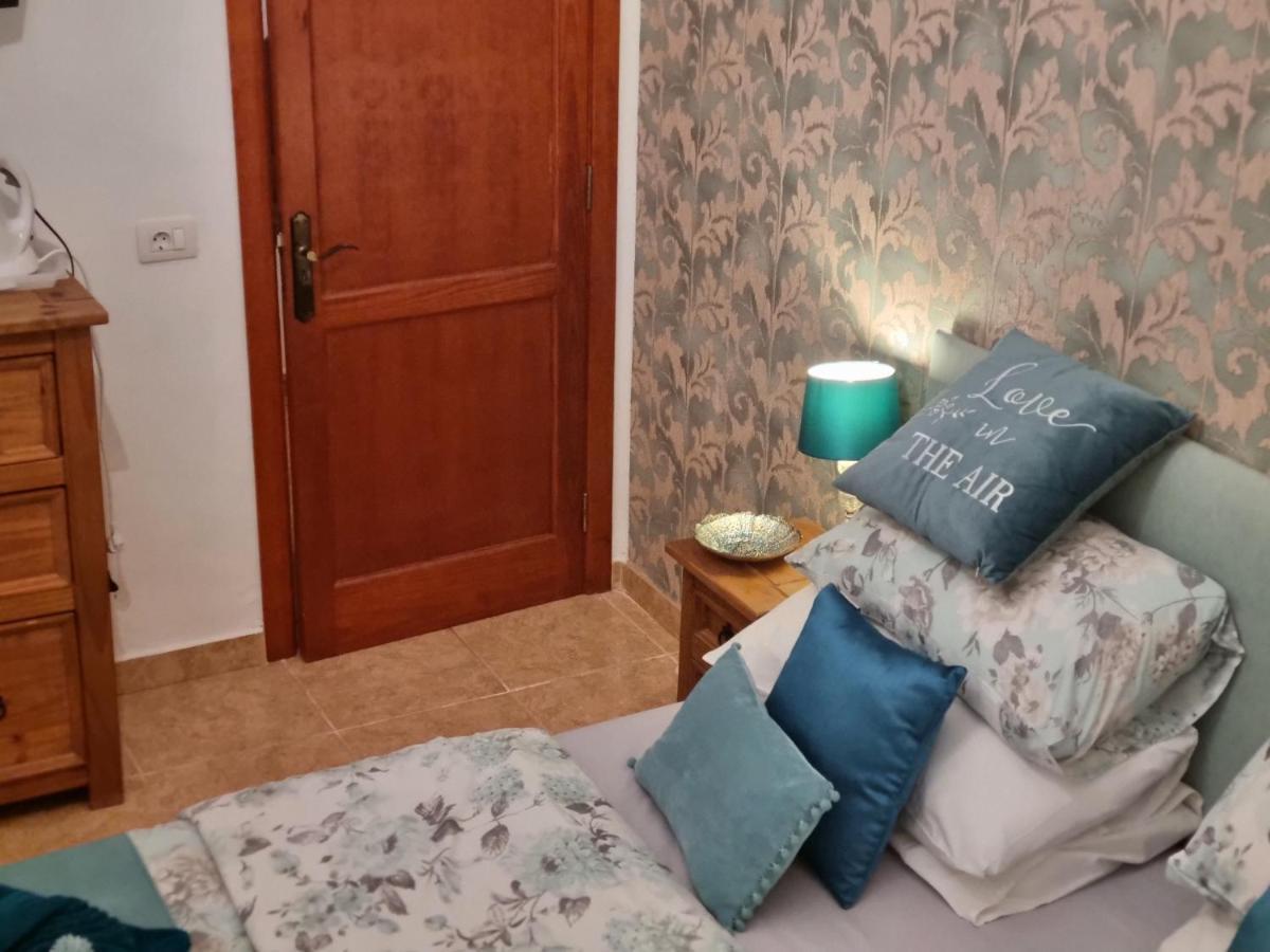 Feliza Habitación en casa particular Güime