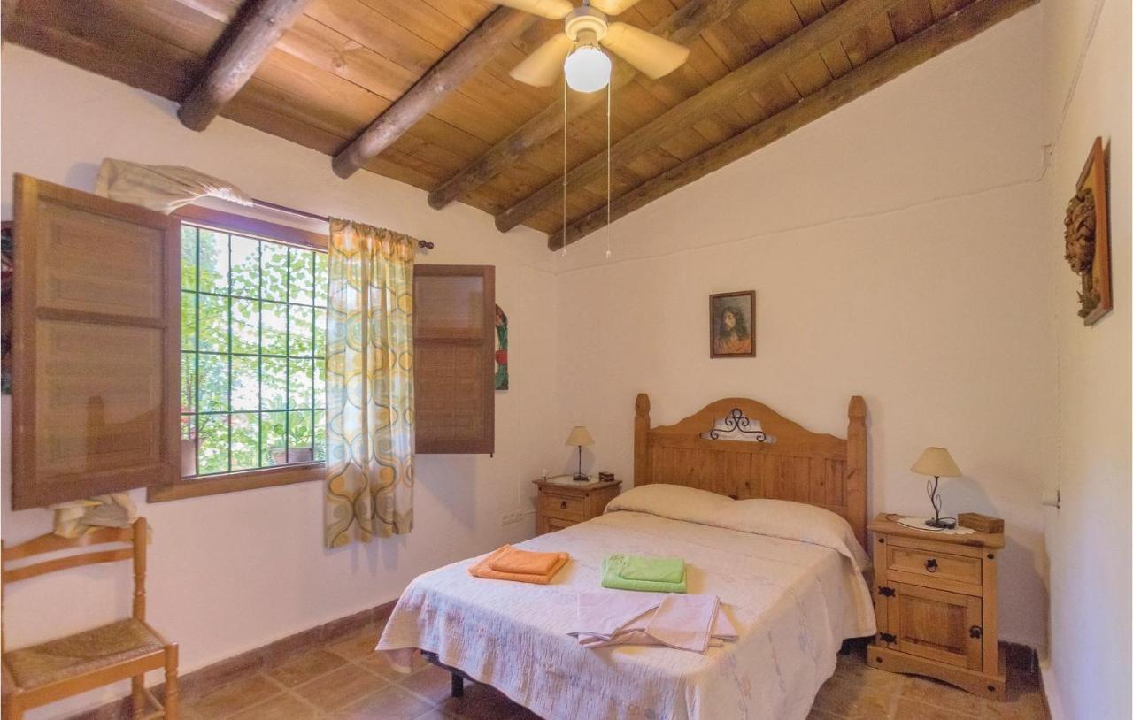 Beautiful Home In Totaln With 6 Bedrooms And Outdoor Swimming Pool Holiday home Olias