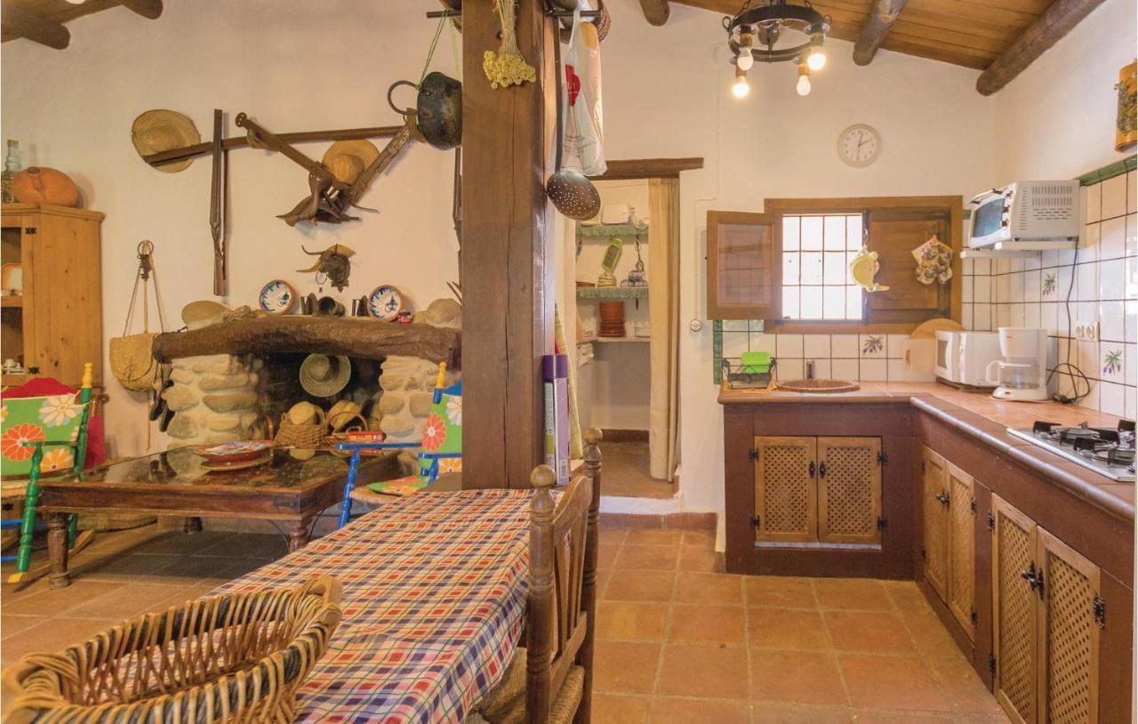 Holiday home Beautiful Home In Totaln With 6 Bedrooms And Outdoor Swimming Pool