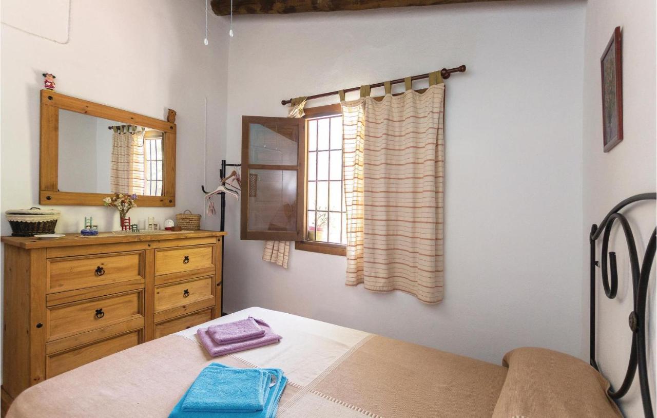 Holiday home Beautiful Home In Totaln With 6 Bedrooms And Outdoor Swimming Pool Olias