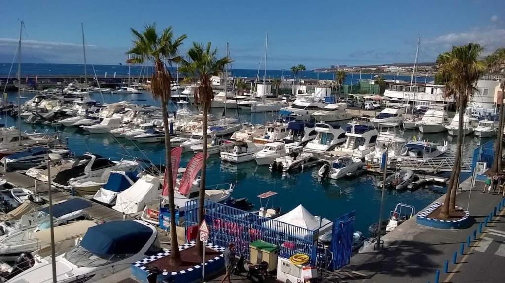 Duquesa Fairways, A Spacious With Fabulous Views And Facilities Apartment *