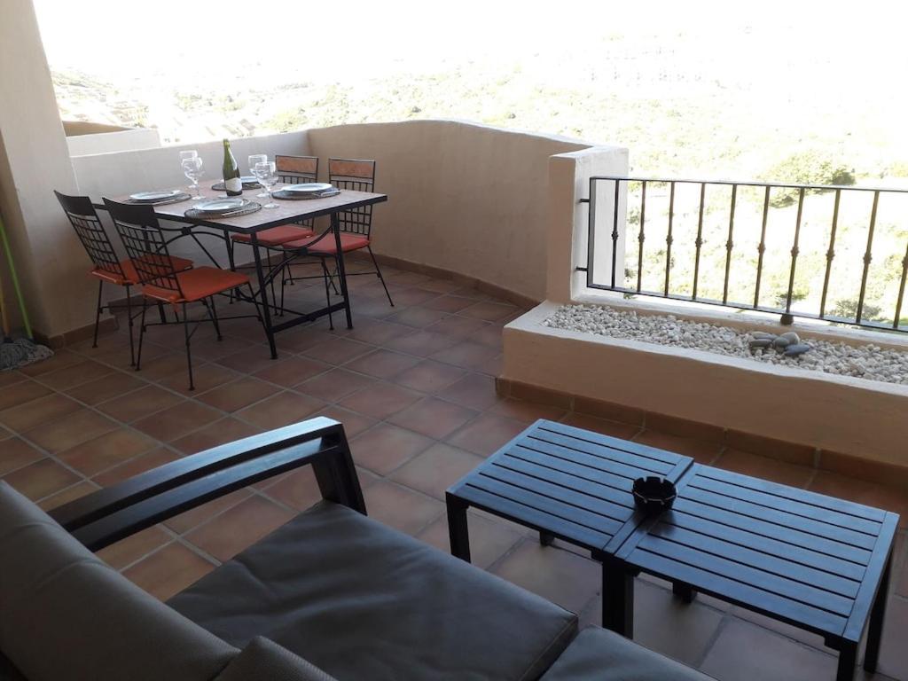 Duquesa Fairways, A Spacious With Fabulous Views And Facilities Manilva