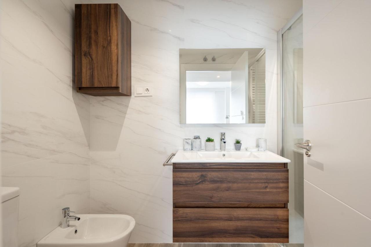 Apartamento Santa Ana Junto A La Ria A Estrenar Con Piscina , Garaje Y Wifi Incluidos