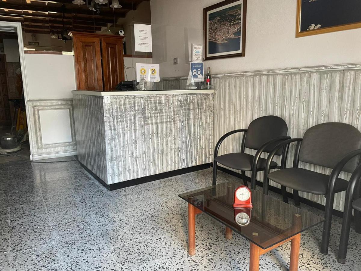Guest house El Roser 1 *