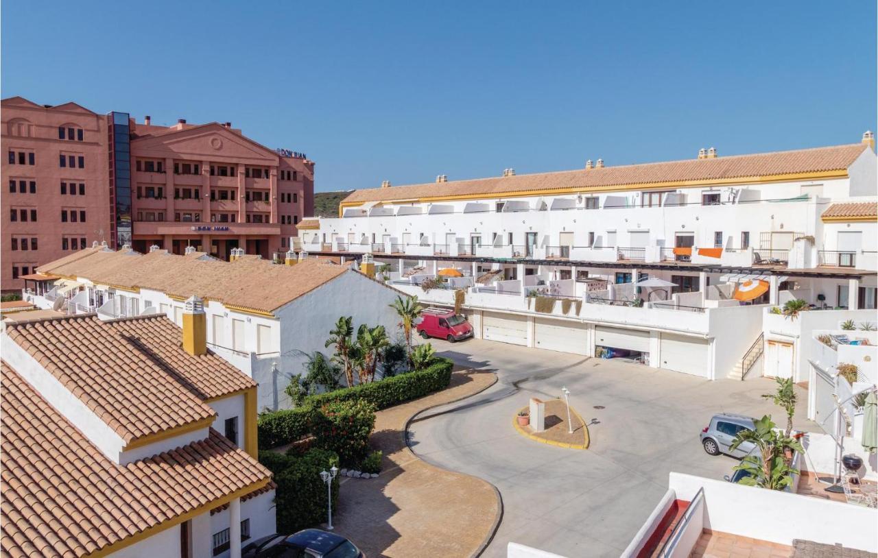 Lovely In With Outdoor Swimming Pool Сasa de vacaciones