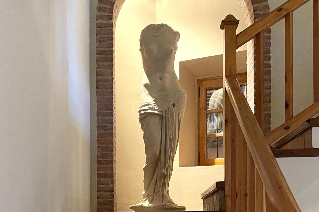 The Corner House Of - A Stroll From The Beach, In The Heart Of The Old Town *