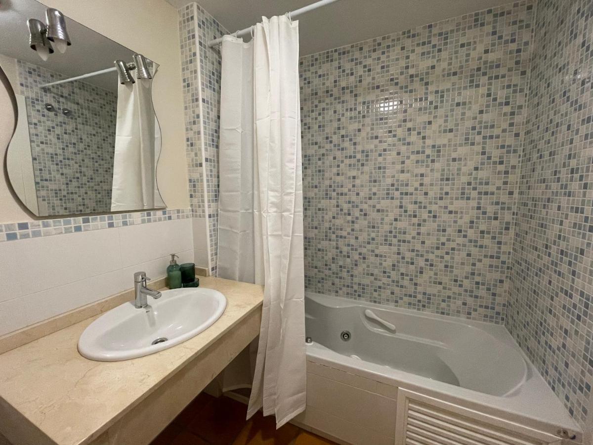 Adosado De Estilo Mediterraneo, Con Jardin Y Vistas Apartment *