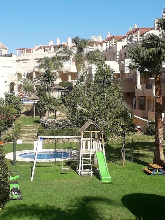 Duquesa Fairways, A Spacious With Fabulous Views And Facilities Apartment Manilva