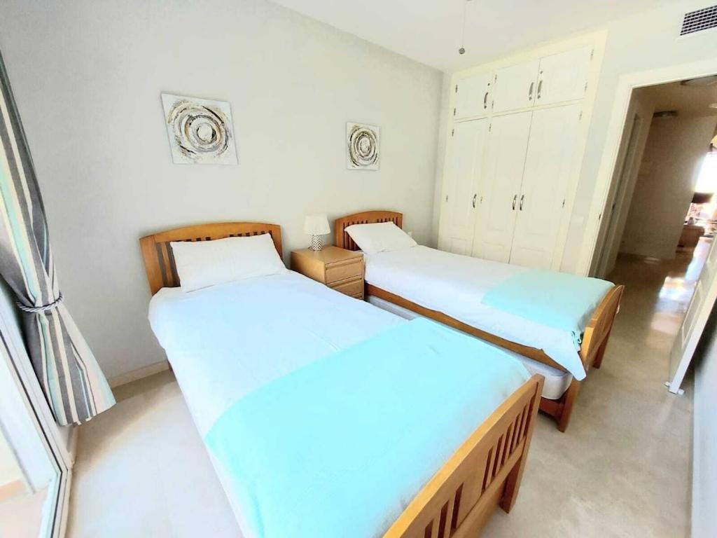 Duquesa Fairways, A Spacious With Fabulous Views And Facilities Manilva