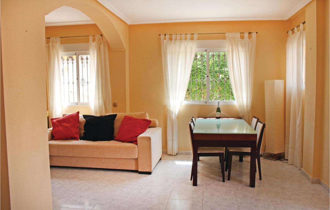 Сasa de vacaciones Awesome In Cabo Roig, With 2 Bedrooms, Wifi And Outdoor Swimming Pool