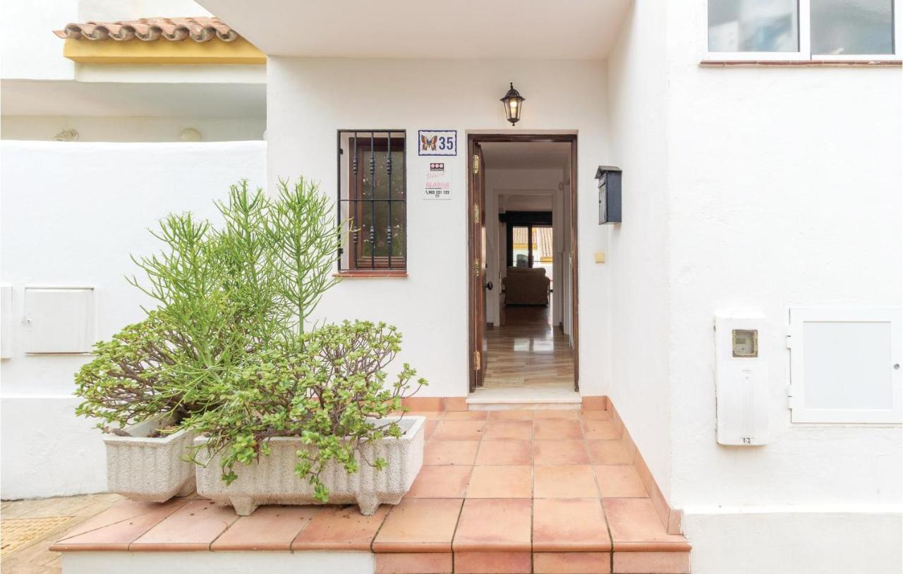 Lovely In With Outdoor Swimming Pool Сasa de vacaciones