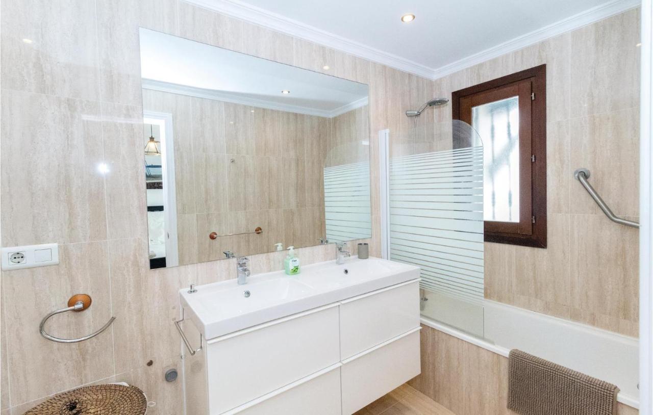 Lovely In With Outdoor Swimming Pool Manilva