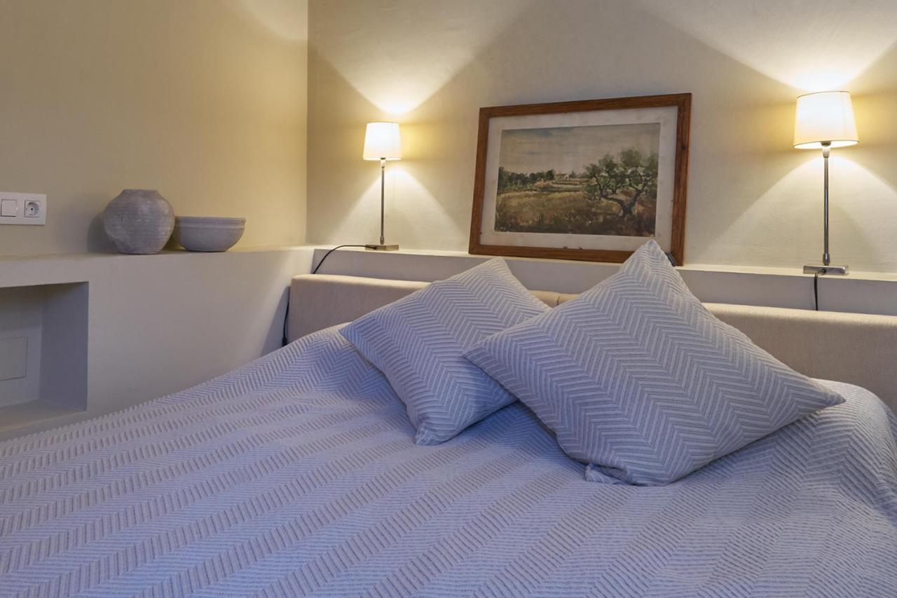 The Corner House Of - A Stroll From The Beach, In The Heart Of The Old Town