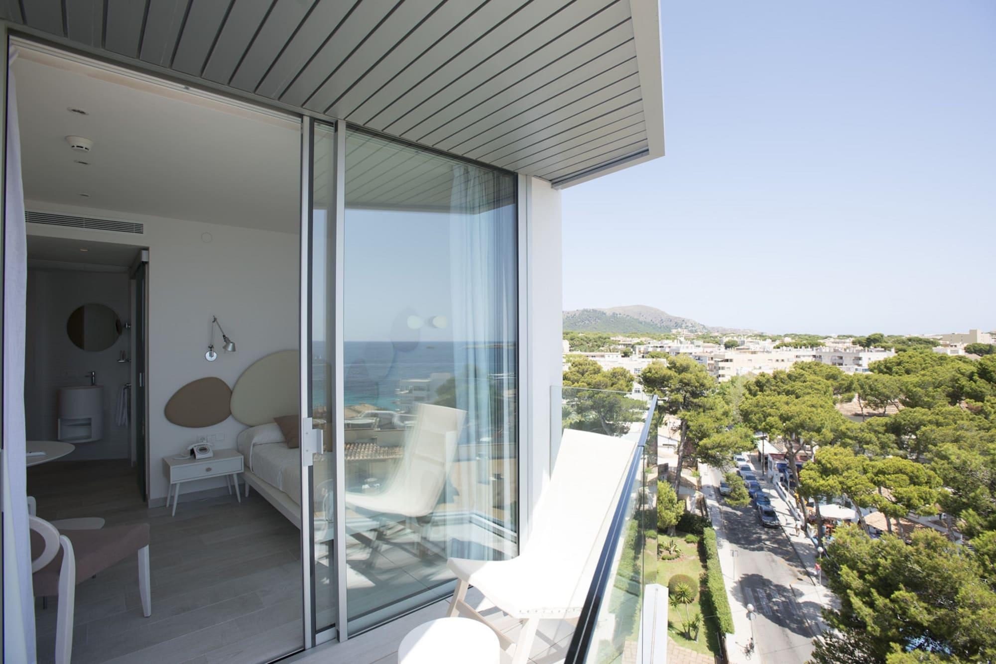 Son Moll Sentits & (adults Only)