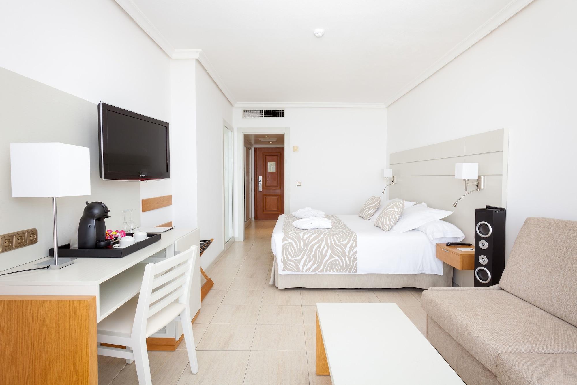 Landmar Playa La Arena 4*