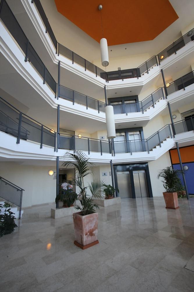 Apartment Vertice Sevilla Aljarafe *