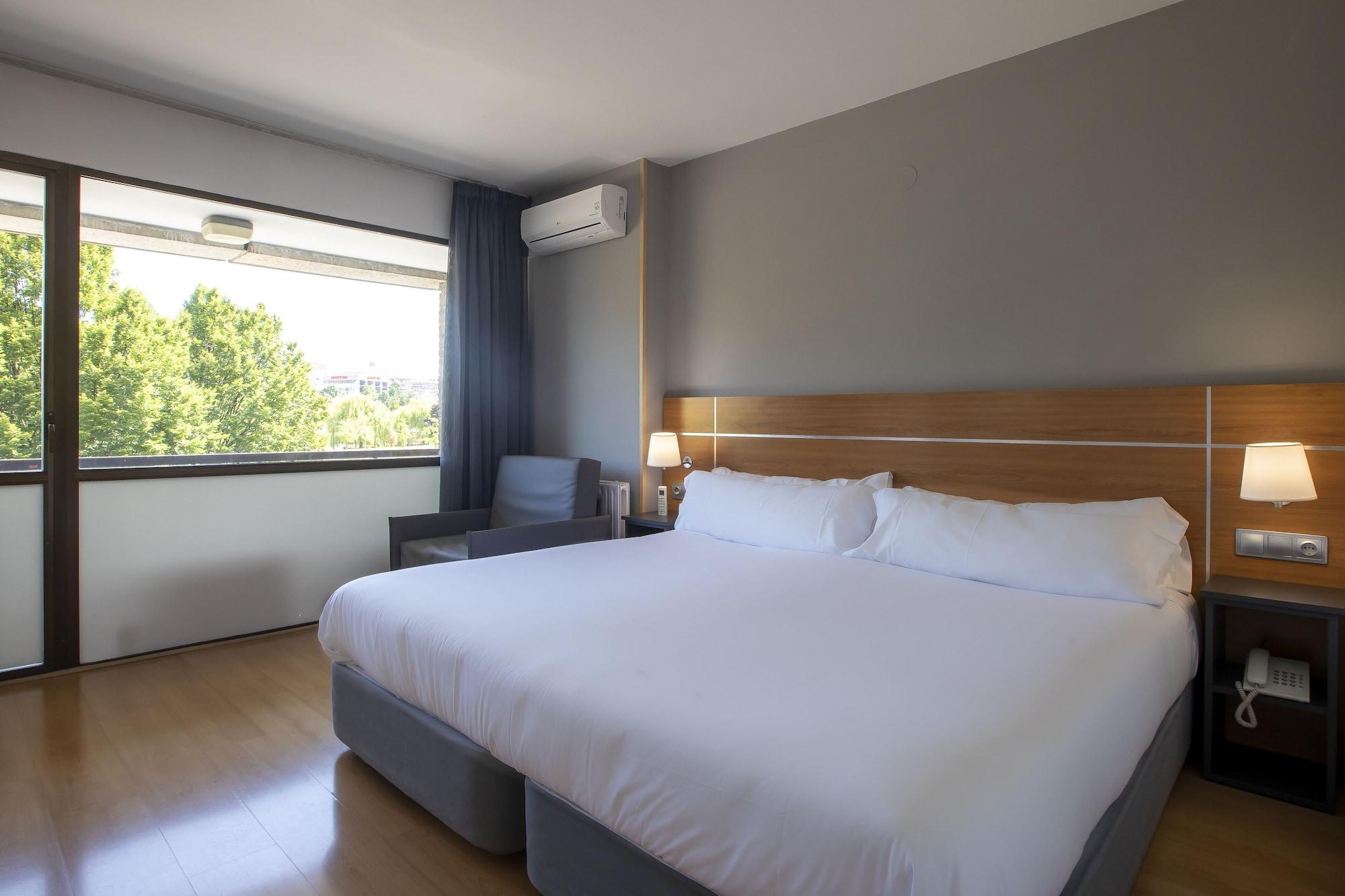Sancho Ramirez Hotel 3*