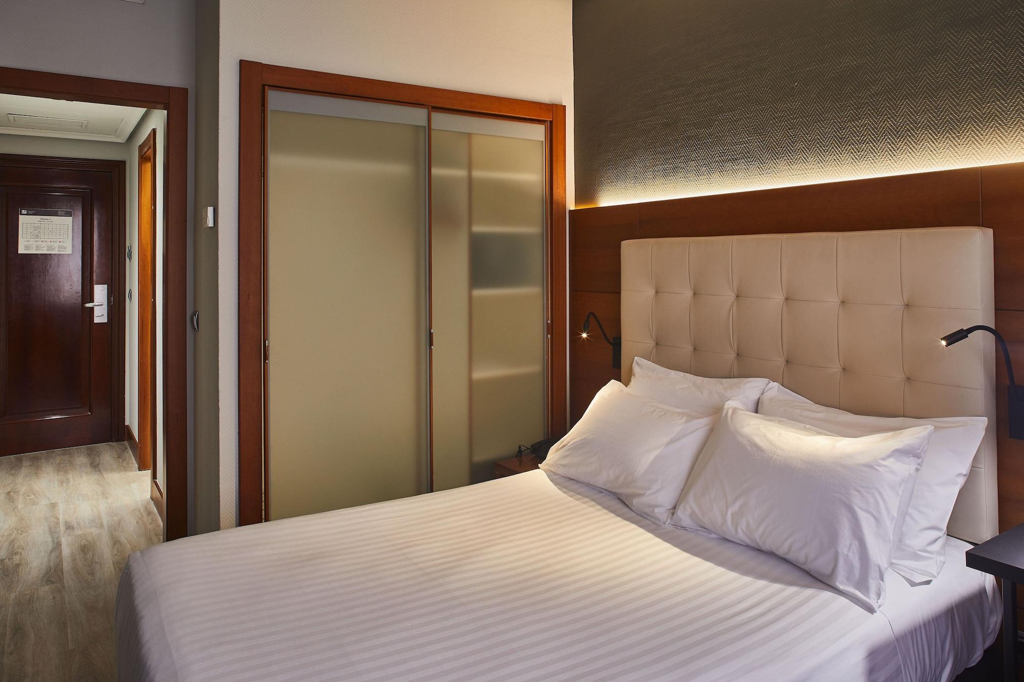 Silken Amara Plaza