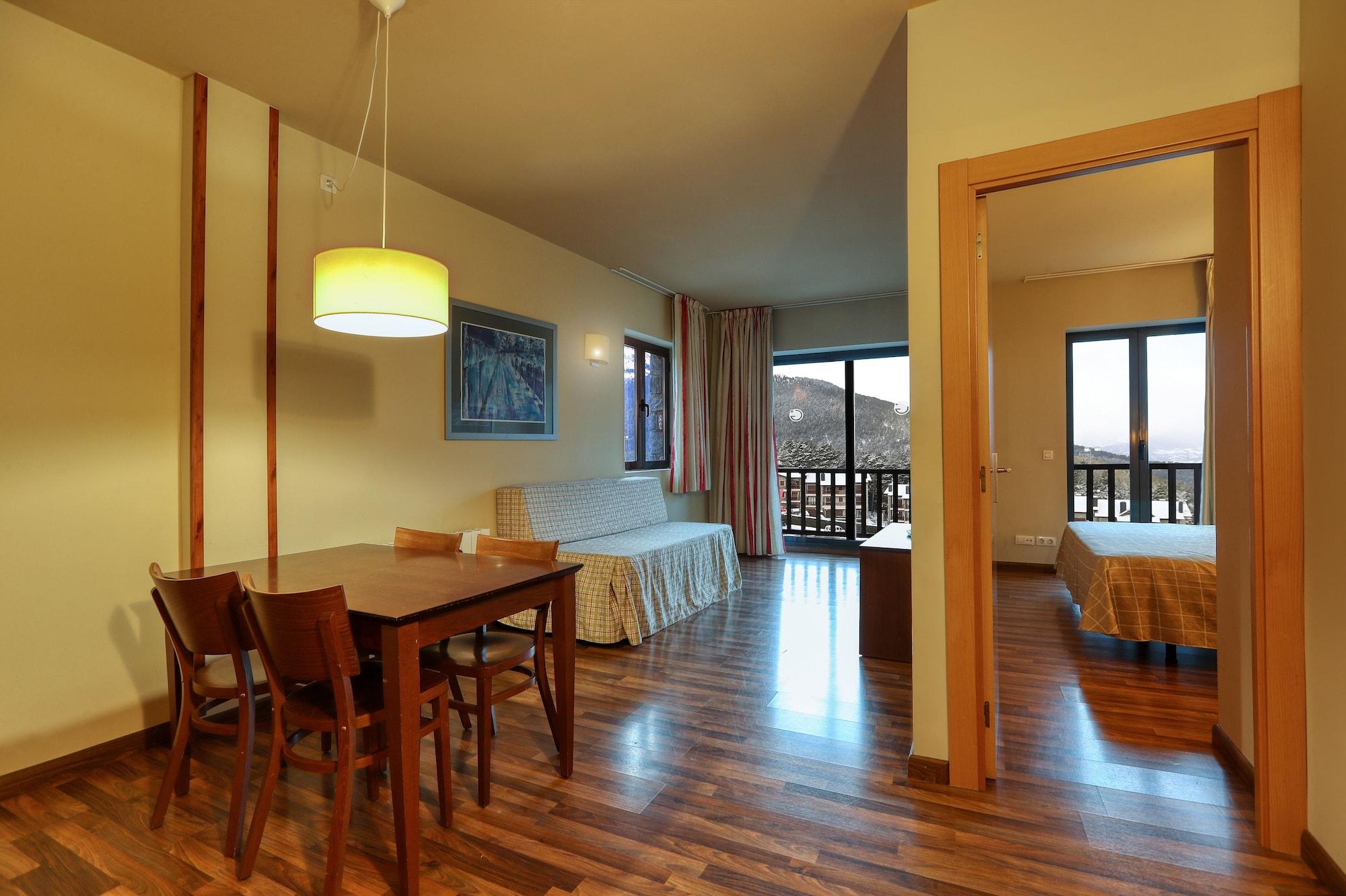 Aparthotel Guitart La Molina & La Molina (Girona)