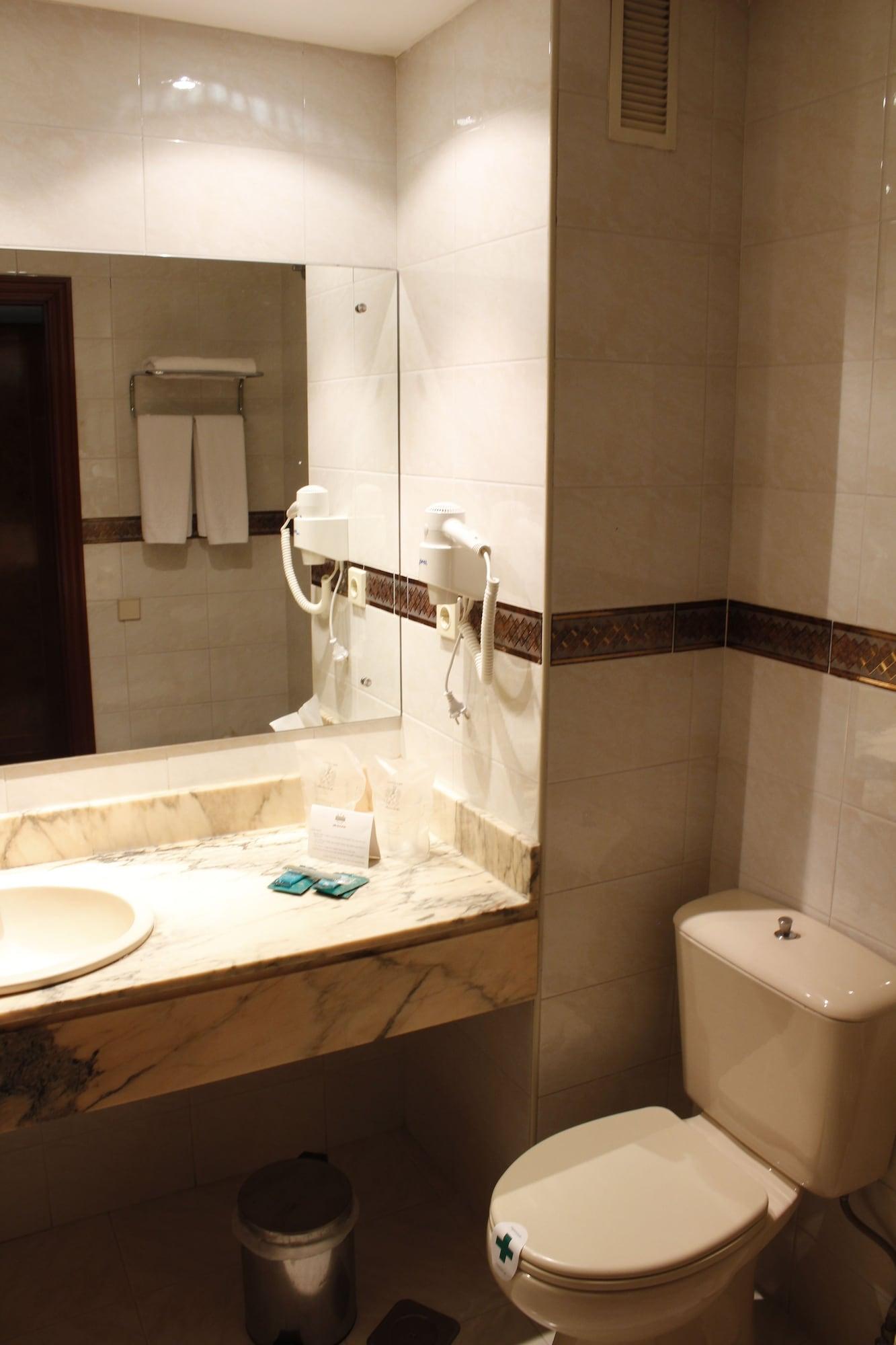 Centro Begona Hotel