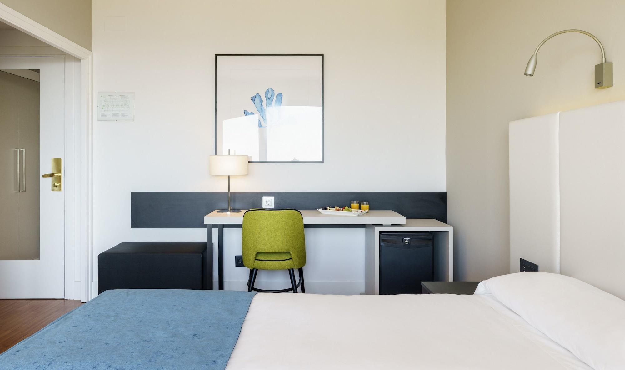 Ilunion Caleta Park Hotel 4*