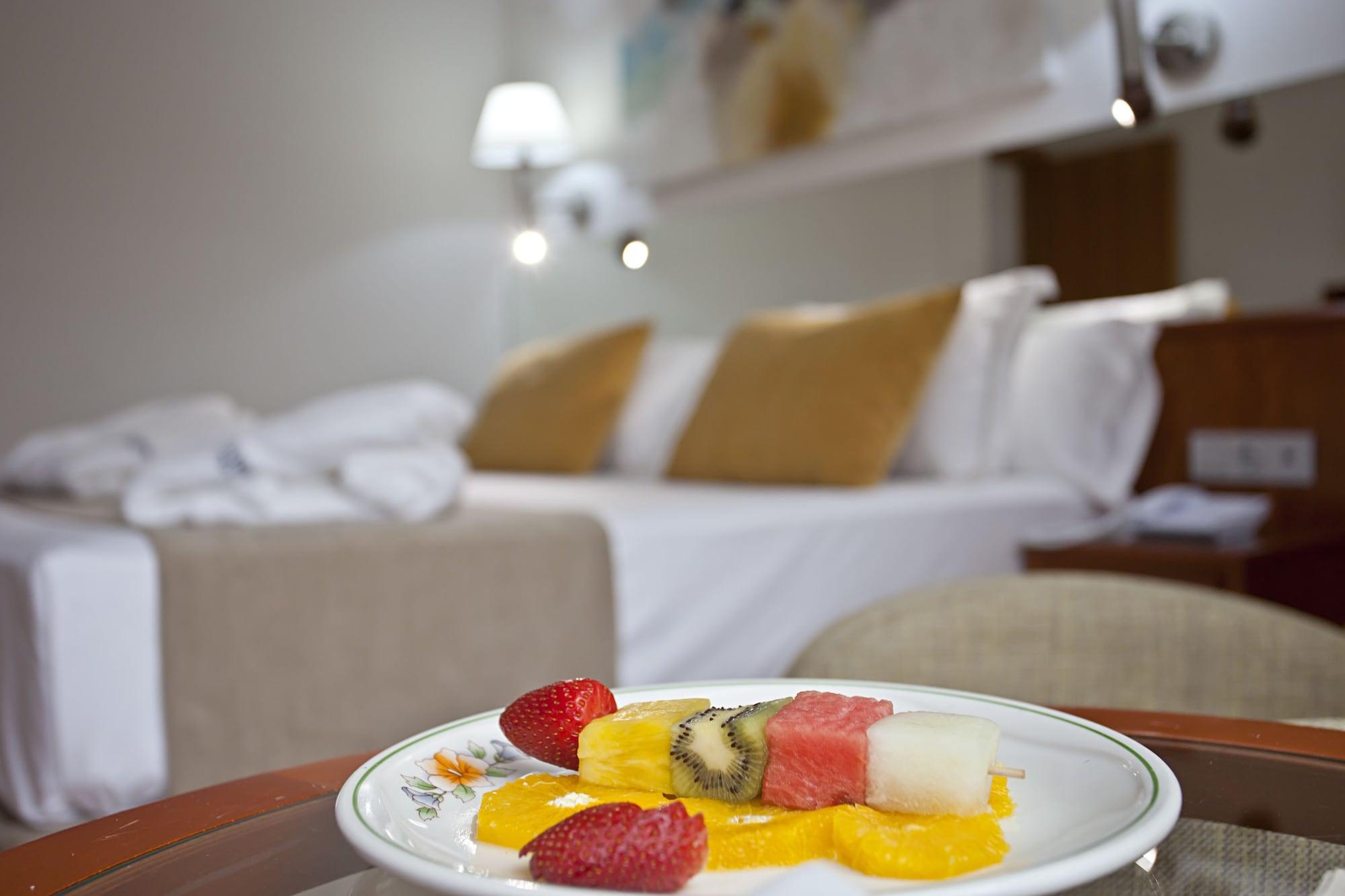 Ilunion Les Corts Hotel