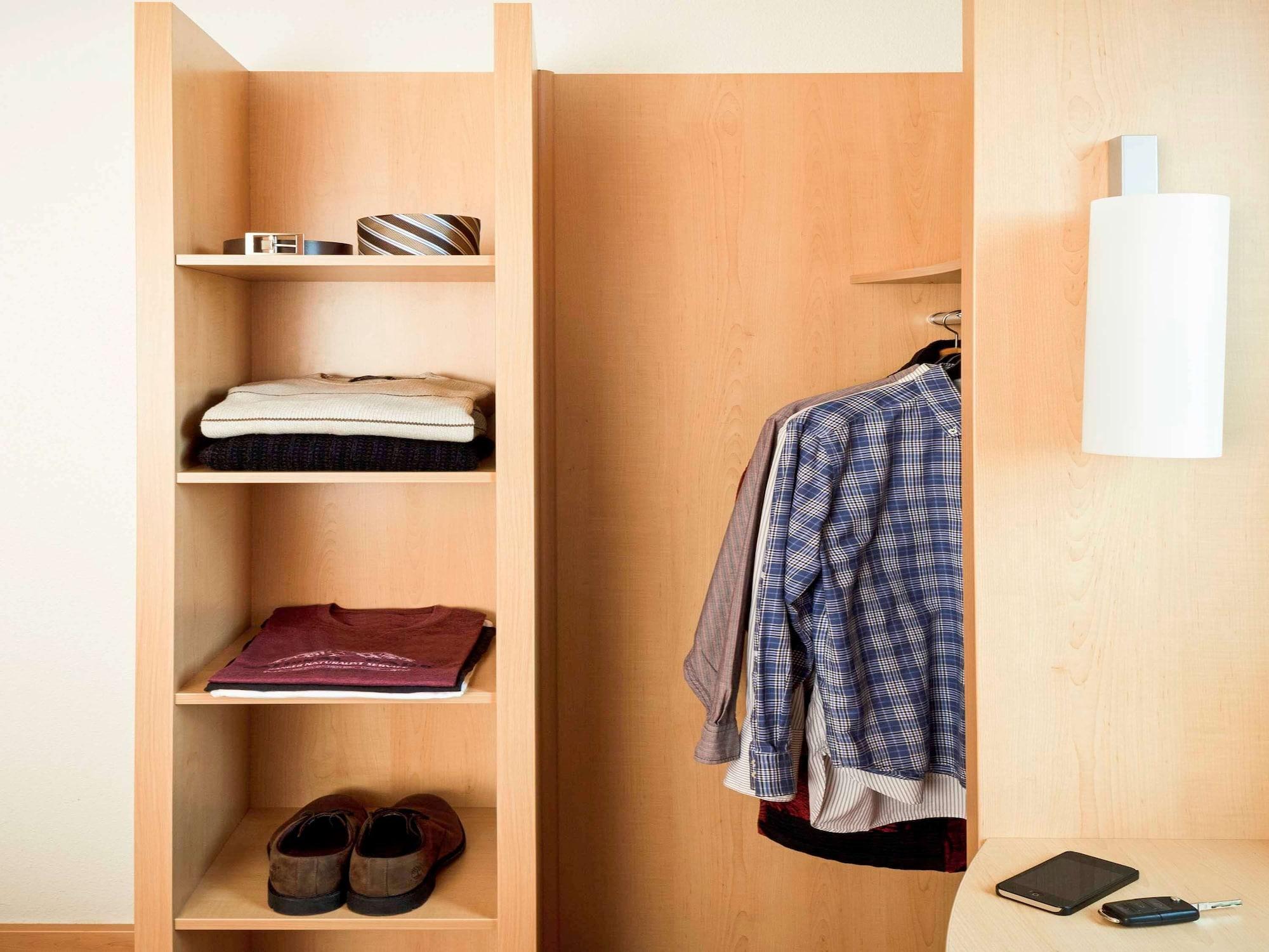 Ibis Barcelona Santa Coloma 2*