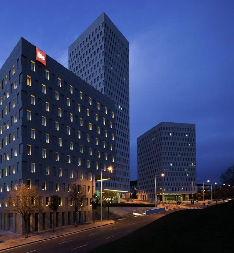 Hotel Ibis Barcelona Santa Coloma 2*