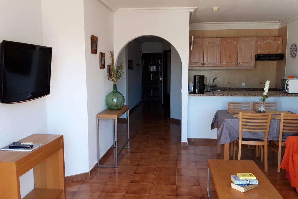 Apartment With Pool And Gardens Near The Coast San Miguel de Abona