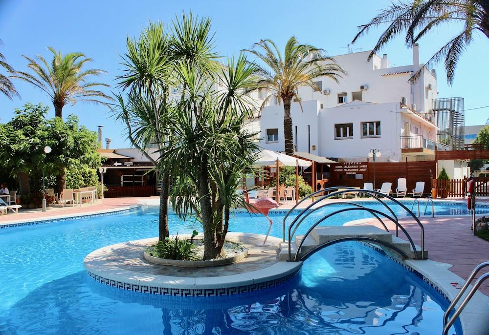 Hotel Ampuria 3*