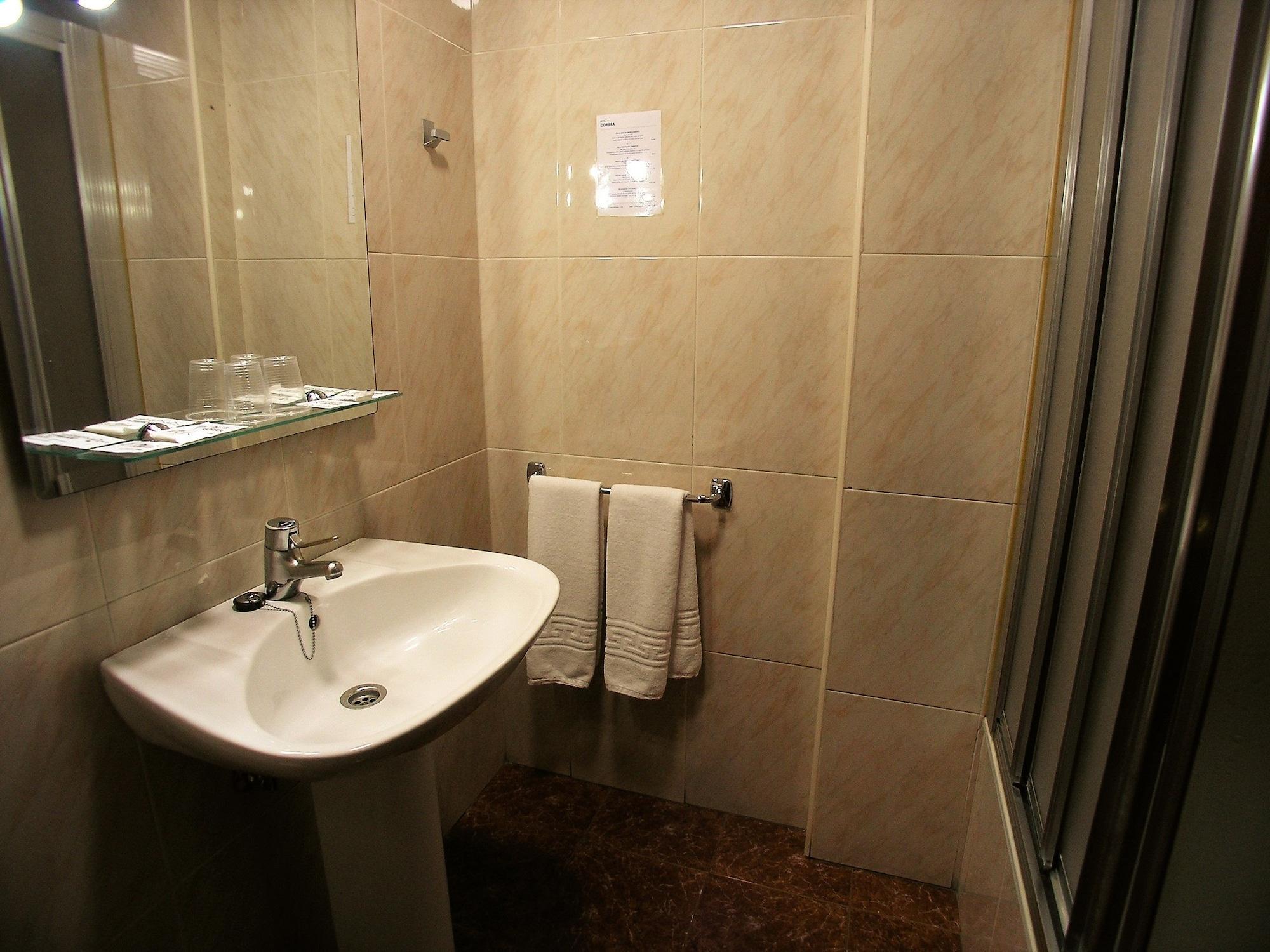 Iraipe Gorbea Auto Check-in Hotel Vitoria-Gasteiz