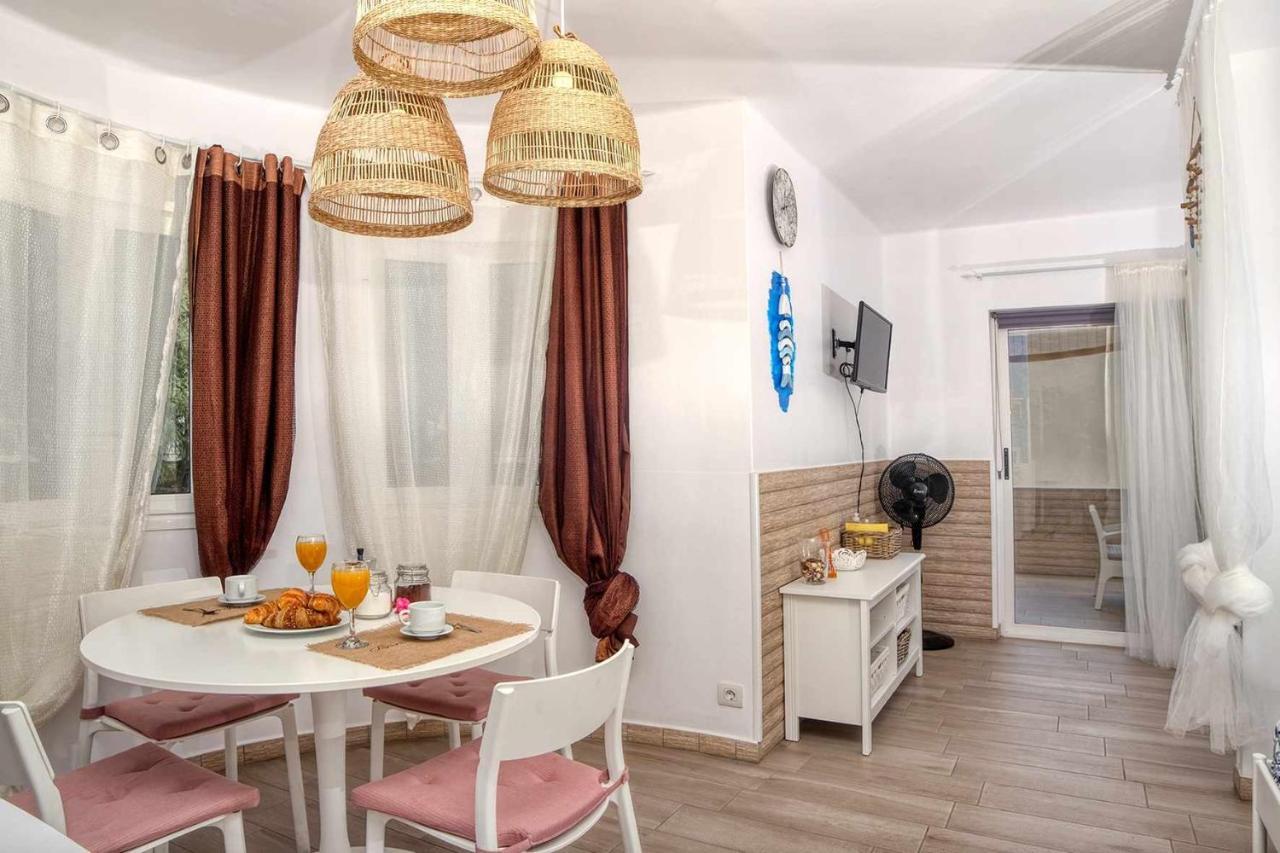 Vivienda Vacacional Audrey En Playa Roca Costa Teguise