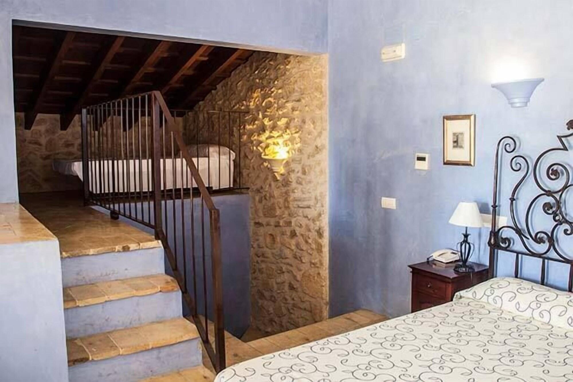 Hospederia Del Monasterio Osuna