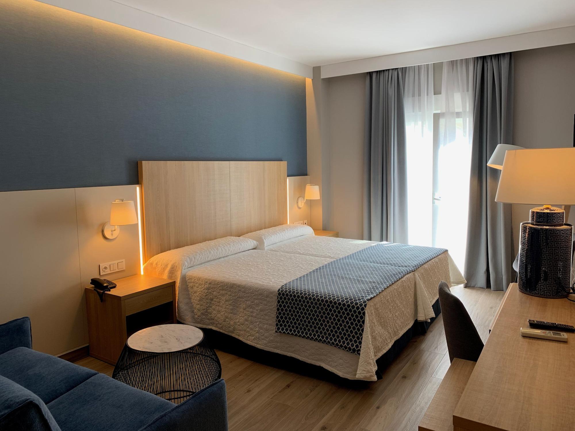 Hotel Puerta Del Mar 3*