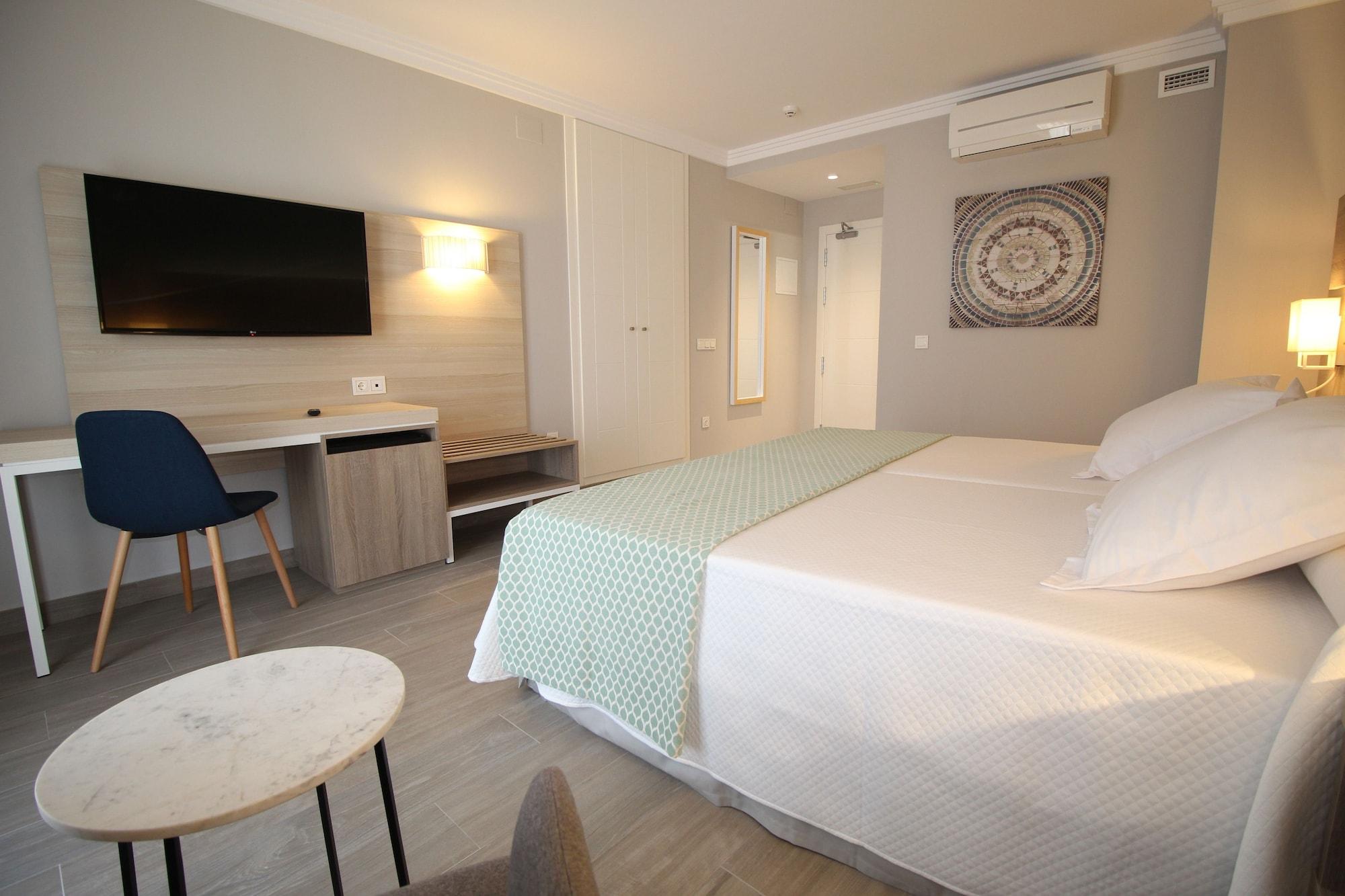 Hotel Puerta Del Mar 3*