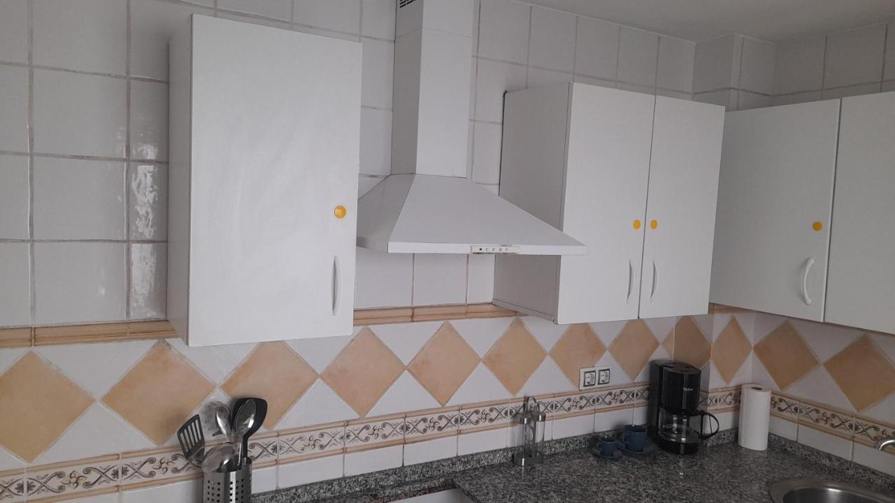 Casa Independiente En Nervion Junto A Parada Del Metro *