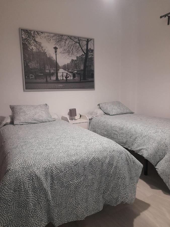 Casa Independiente En Nervion Junto A Parada Del Metro Holiday home *