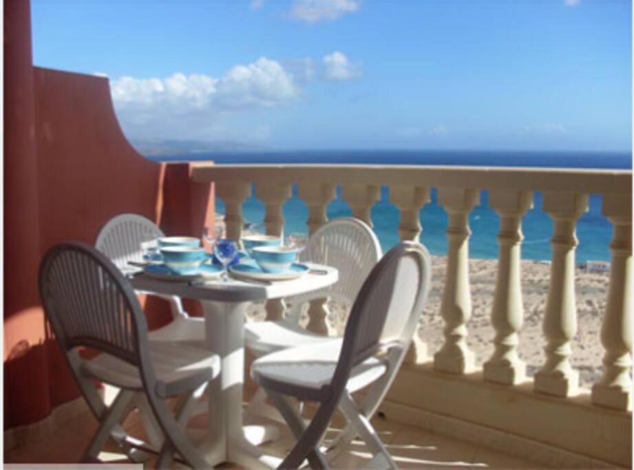 Apartment Front With Stunning Ocean Views!