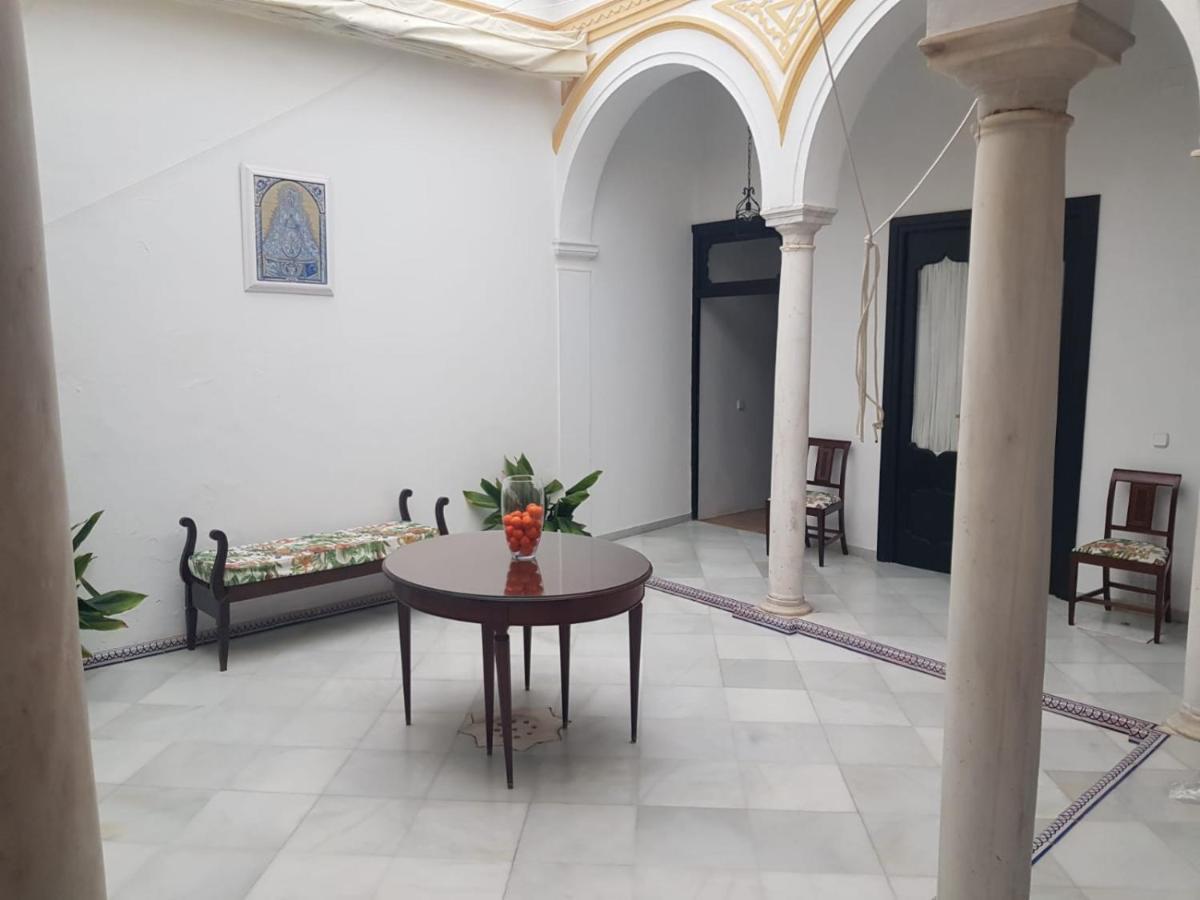 Casa S. Xix En Pleno Centro De Carmona (Seville)