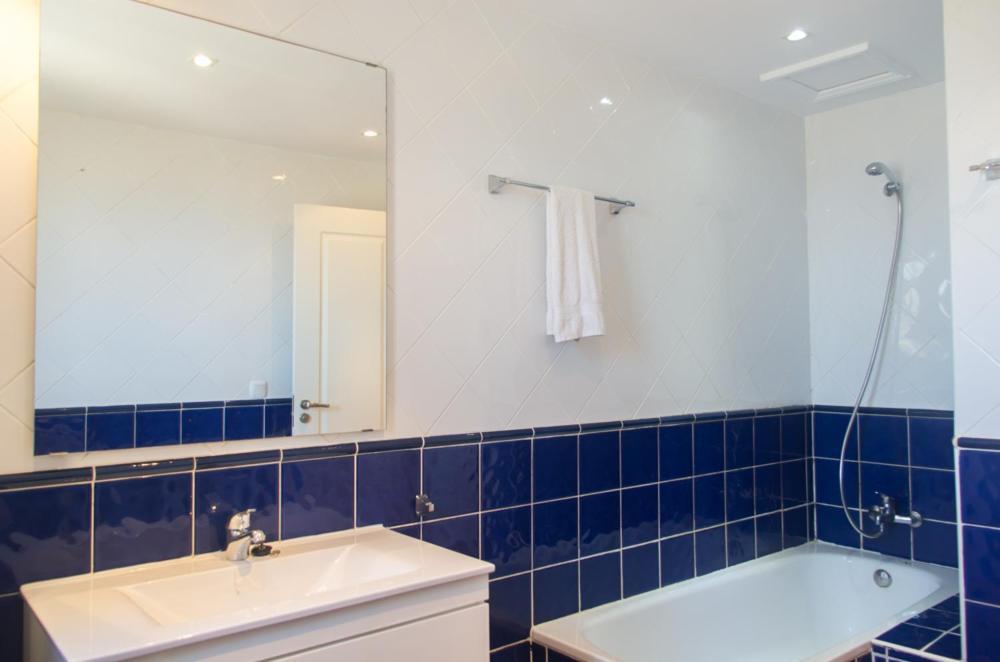 Miramar Stunning Sea View - 2 Bedrooms, Wifi, Pool *