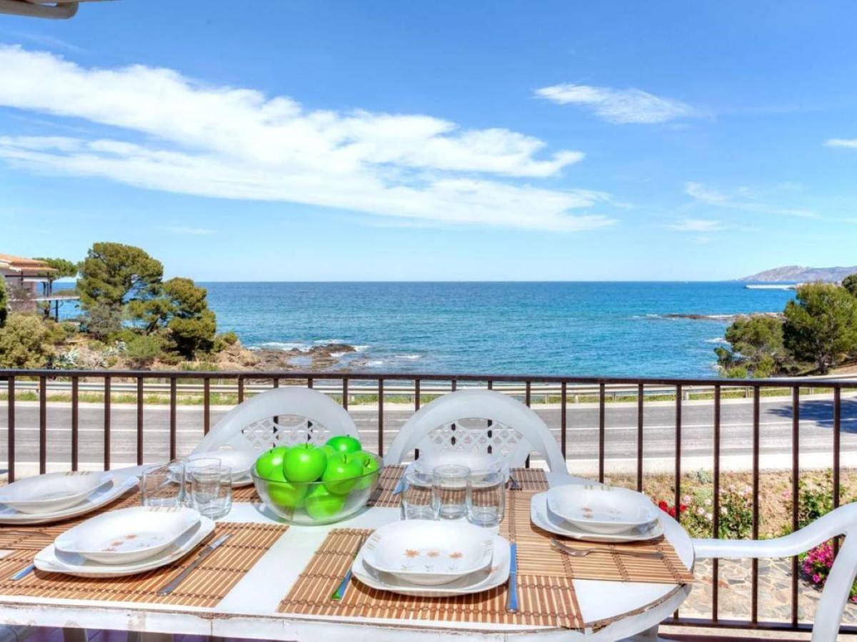 Apartment Grifeu Llanca