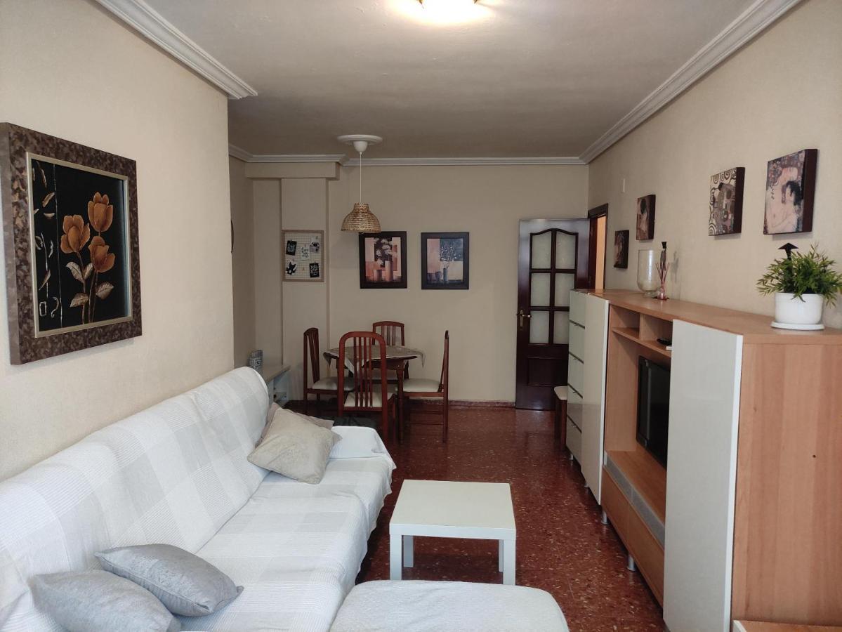 Amplio Piso Junto A Playa Victoria Apartment Cadiz