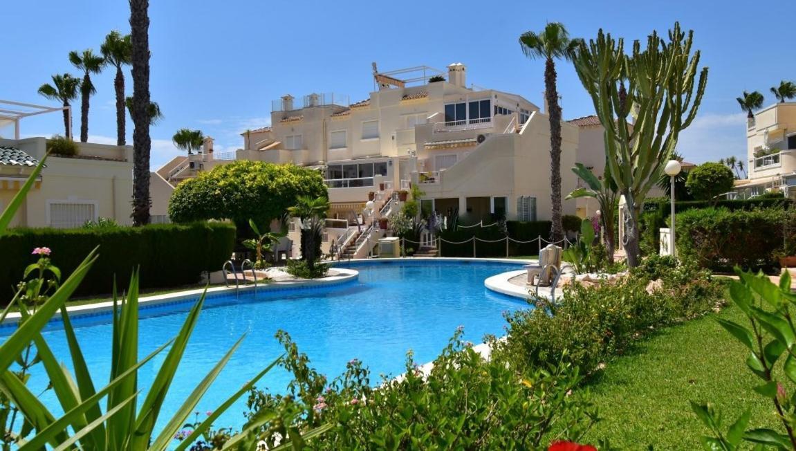 Holiday home Maison Entiere Avec Piscine, Wifi, Grand Solarium Et Terrain Arbore *